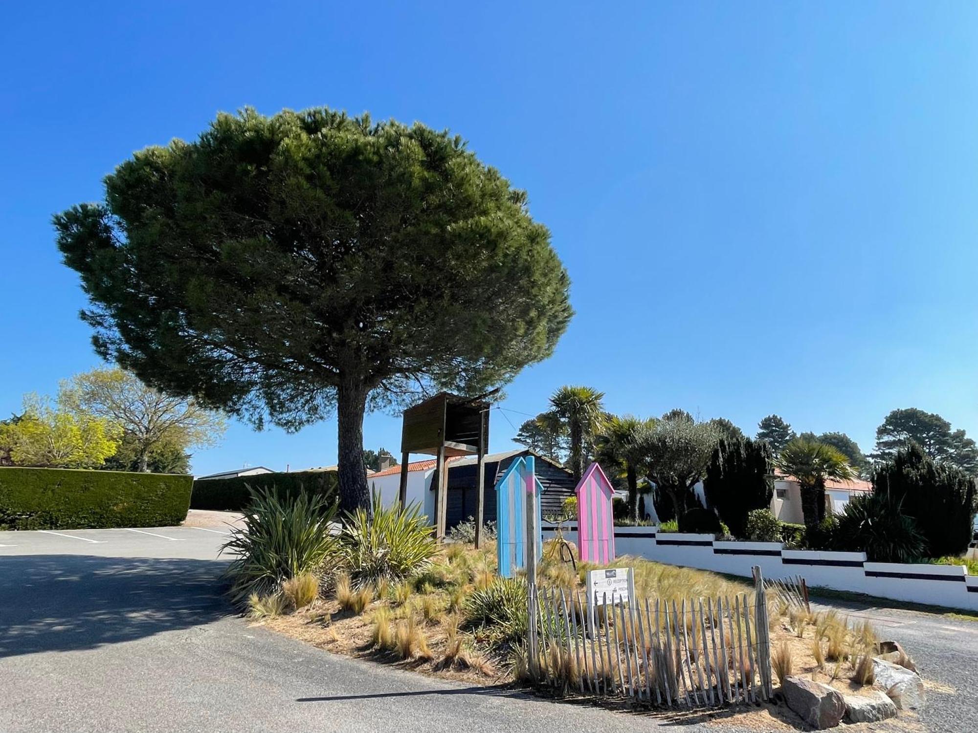 Camping Les Brillas Les Moutiers Kültér fotó